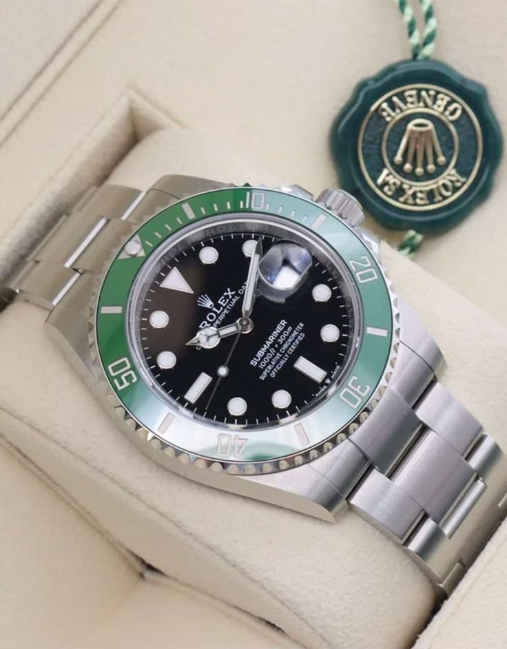 rolex submariner green dial and bezel