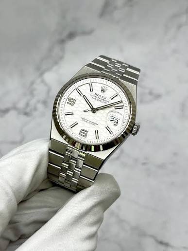 Rolex Datejust Black Dial Luxury Watch with Silver Jubilee Bracelet